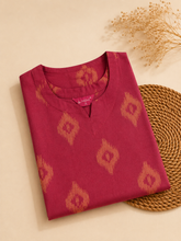 Sneyura Pink Minimal Print Kurthi for Women